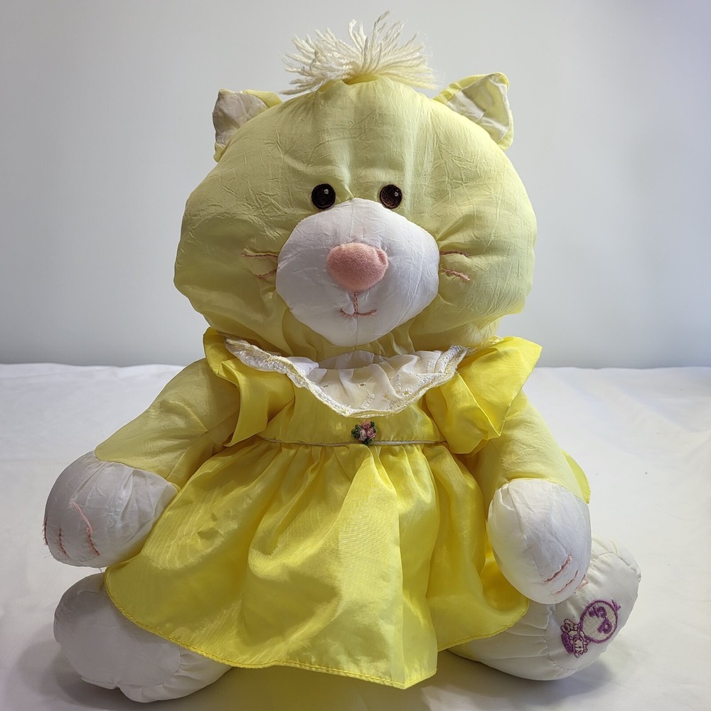 Vintage Fisher Price Puffalump 8002 Yellow Kitty Cat 1986 w Dress Nylon Plush